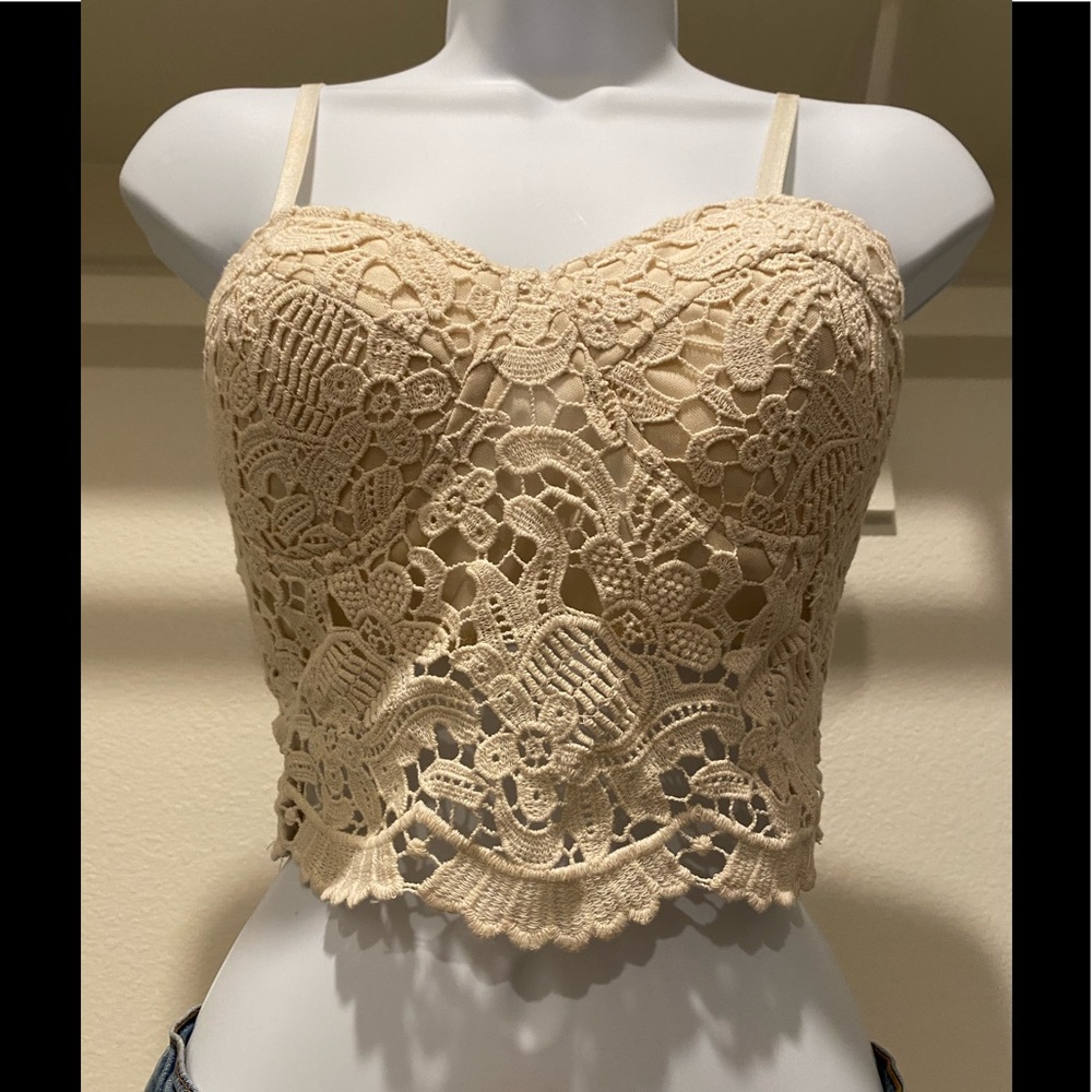 NEW ! CUTE Beige Laced crop top